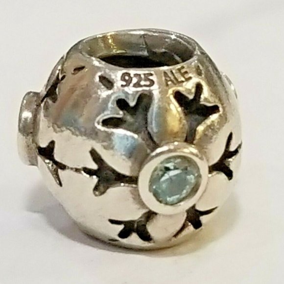 Pandora Snowflake Bracelet Charm - Picture 1 of 1
